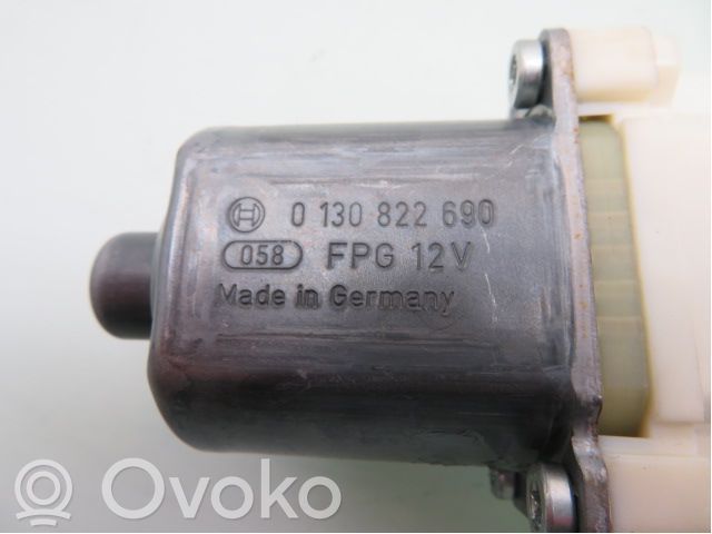 Mercedes-Benz GLA W156 X156 Podnośnik szyby drzwi z silniczkiem