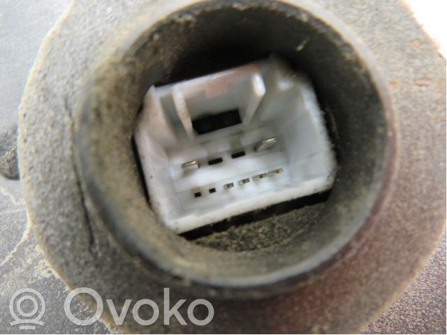 Toyota Land Cruiser (J120) Priekšpusē slēdzene 