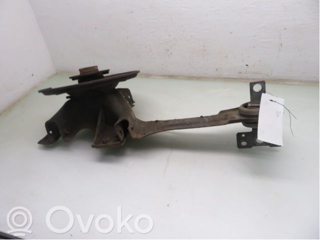 Volvo S60 Olka-akselin laakeripesä 