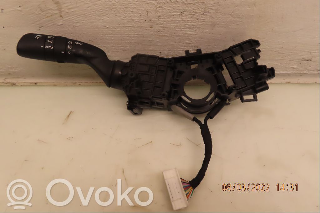 Toyota RAV 4 (XA50) Alte comutatoare/butoane 