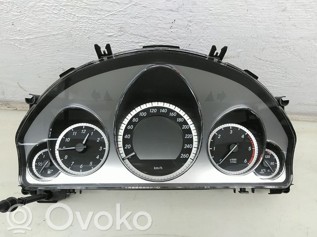 Mercedes-Benz E W212 Tachimetro (quadro strumenti) 