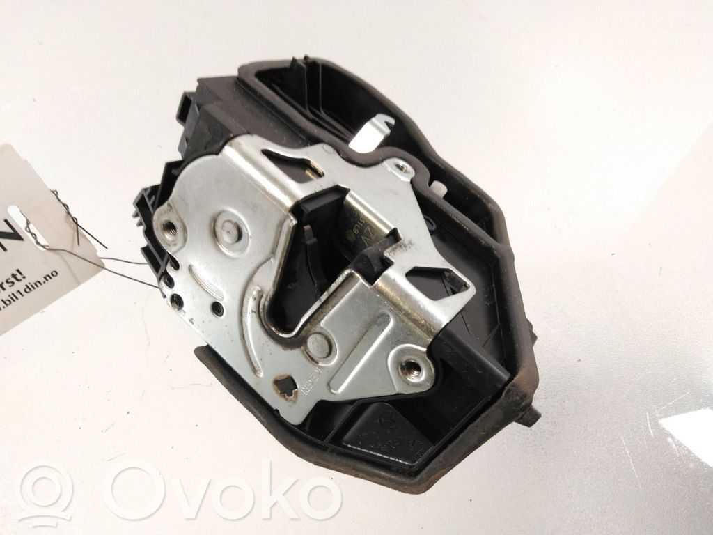 BMW X3 E83 Front door lock 