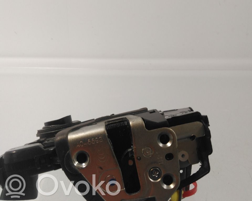 Toyota Auris 150 Zamek drzwi przednich 