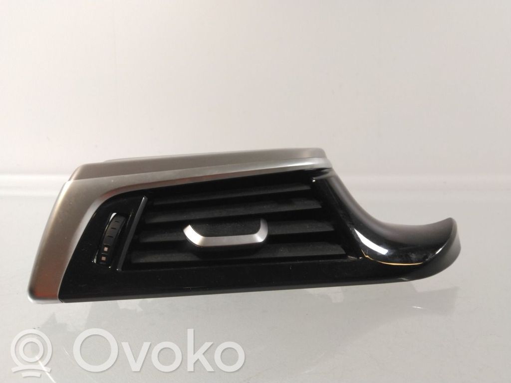 BMW 5 G30 G31 G38 Grilă ventilație centrală 