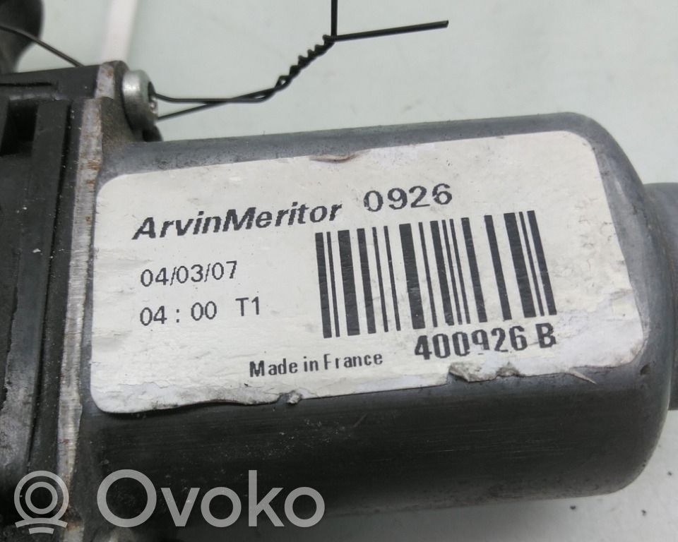 Nissan Pathfinder R51 Podnośnik szyby drzwi z silniczkiem 