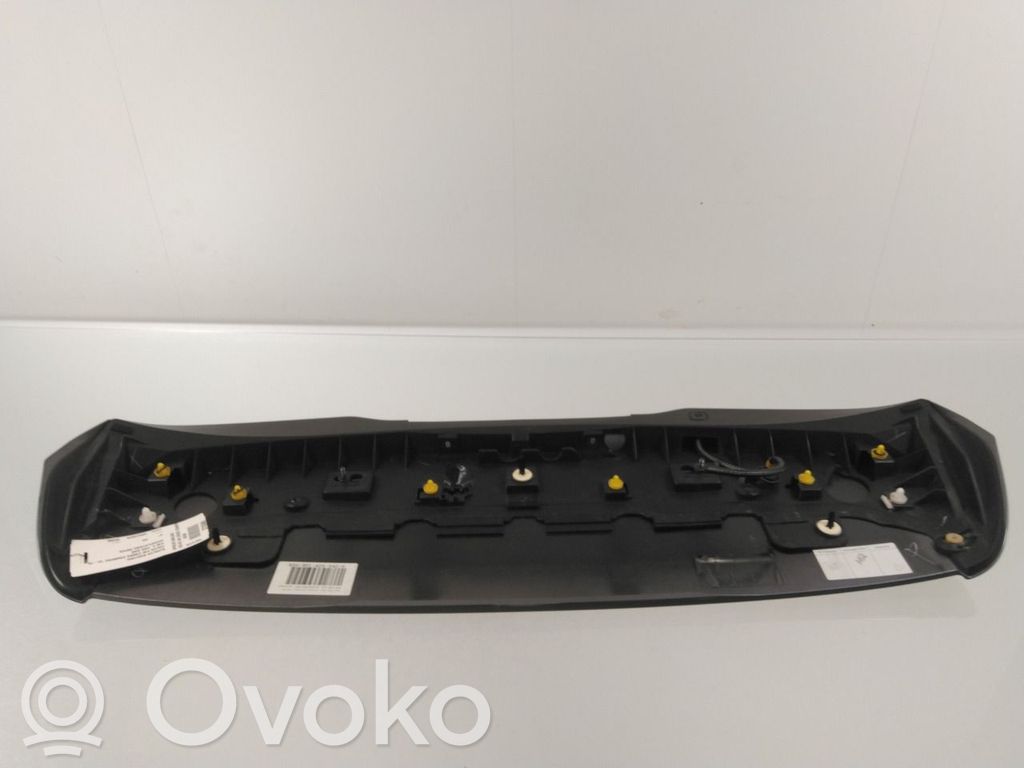 Volvo V40 Becquet de coffre 