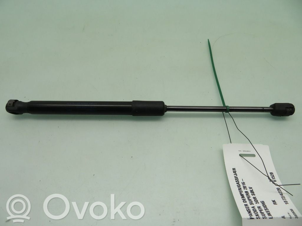 Skoda Superb B8 (3V) Ammortizzatore portellone anteriore/cofano 