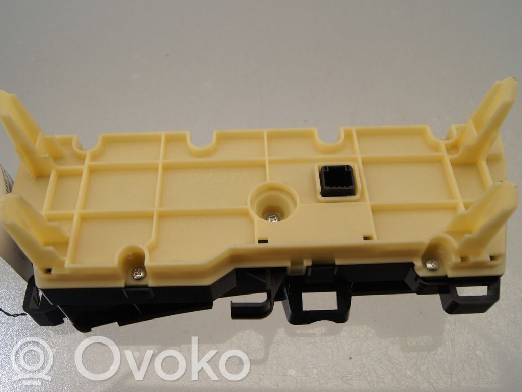 Toyota Prius (XW30) Rămă unitate control climatizare 