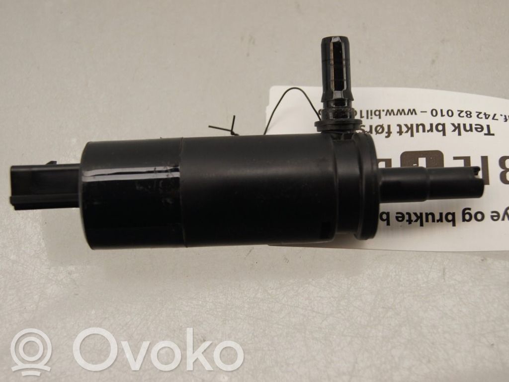 BMW 5 G30 G31 G38 Windscreen/windshield washer pump 