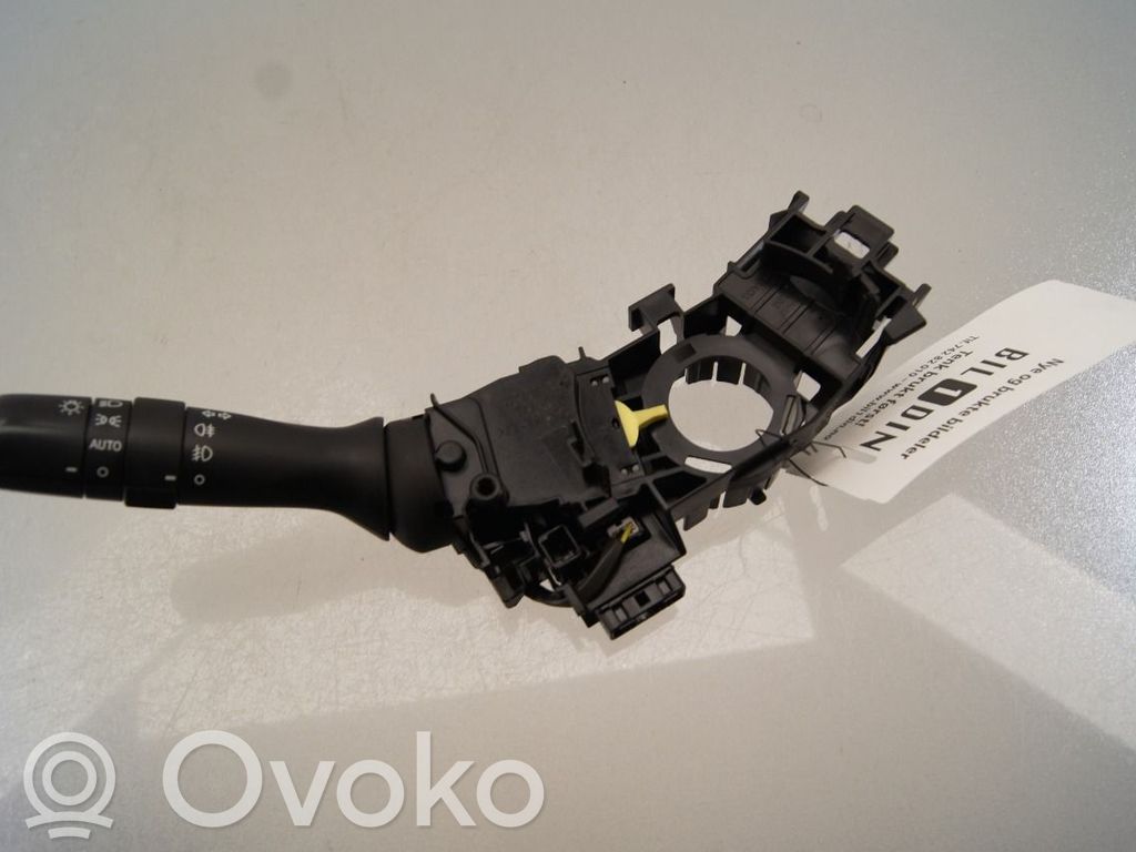 Toyota Avensis T270 Interruptor de control multifunción 