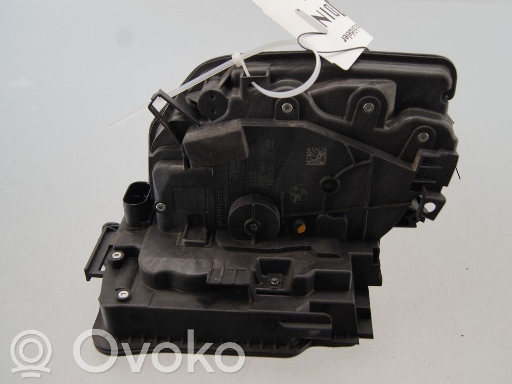 BMW 2 F22 F23 Încuietoare ușă spate 