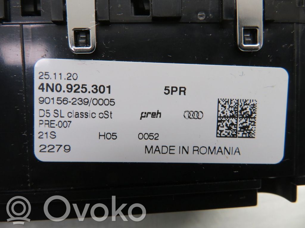 Audi e-tron Przycisk świateł awaryjnych 