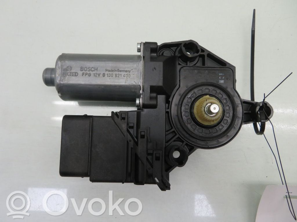 Volkswagen Golf VI Alzacristalli elettrico della portiera anteriore 