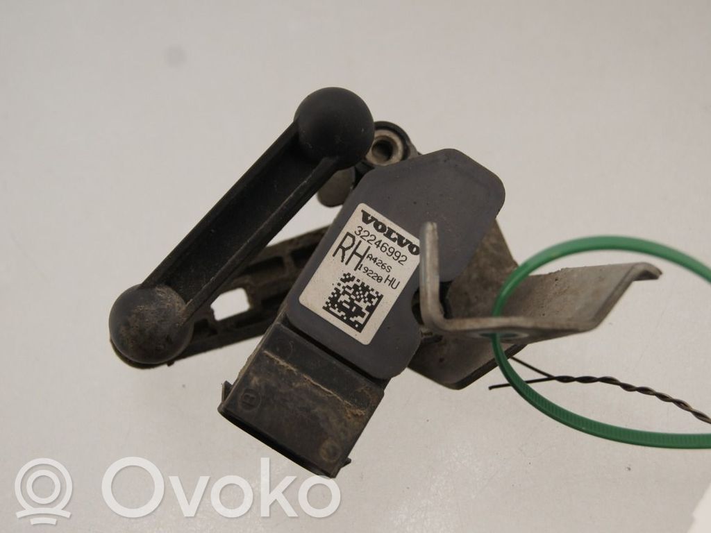 Volvo V60 Sensore di livello di altezza della sospensione pneumatica anteriore (usato) 