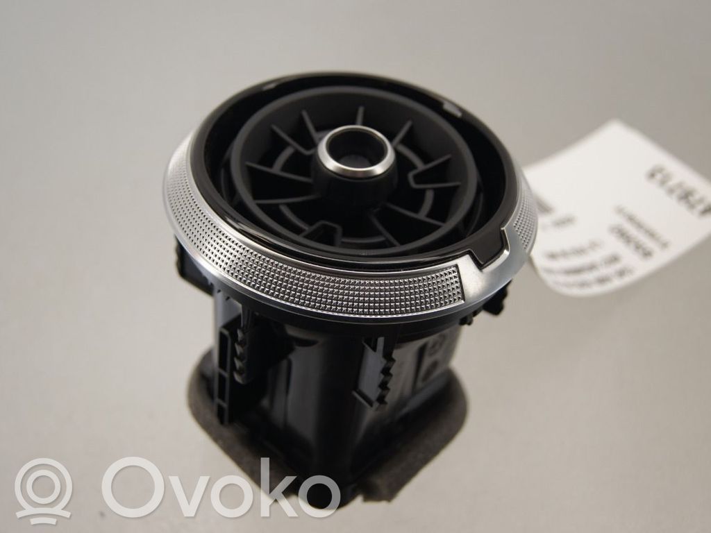 Grilă ventilație centrală   81A820901F,5150133810,5150133810,5150133810,81A820901F