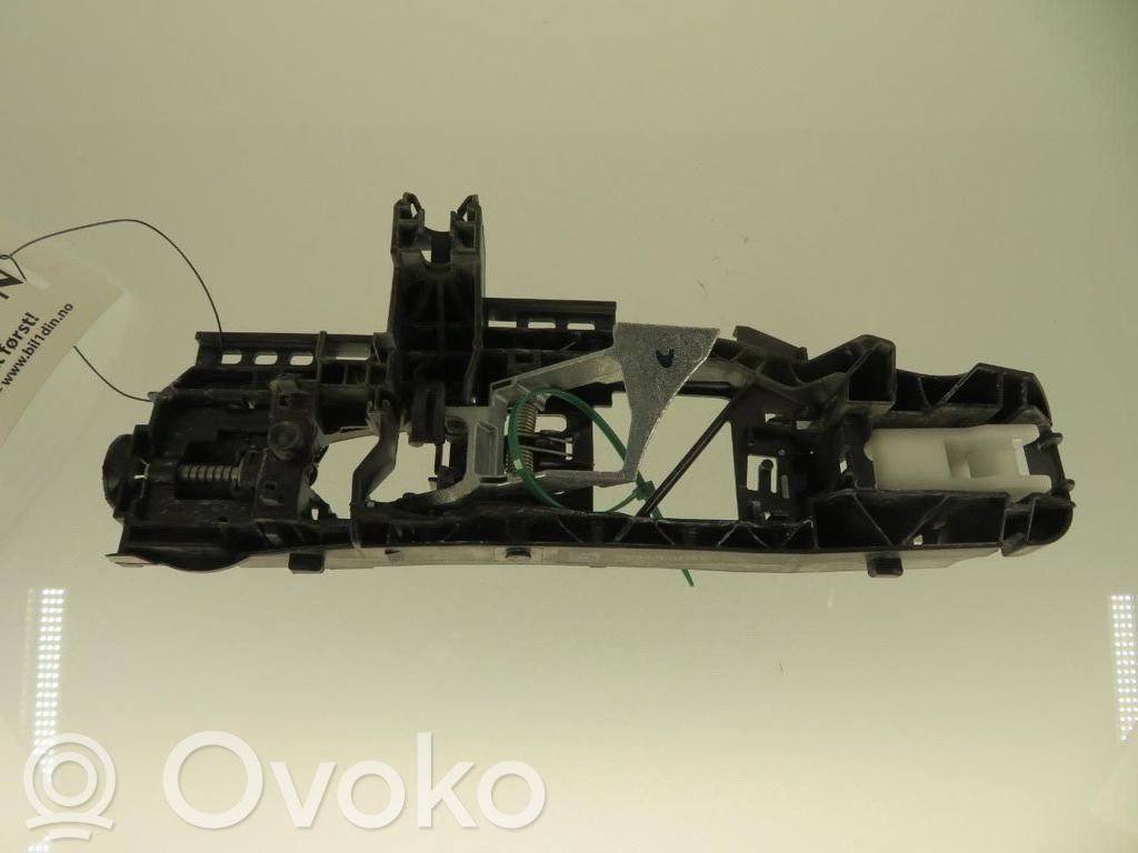Mercedes-Benz C W205 Etuoven ulkokahva