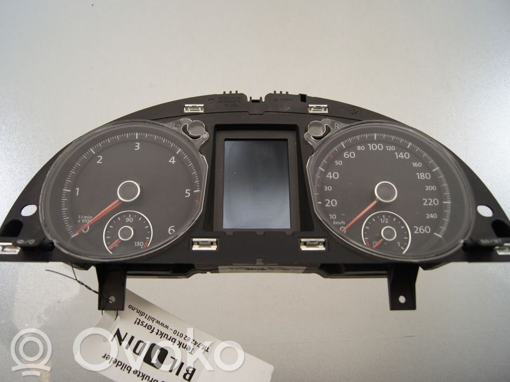 Volkswagen PASSAT B7 Tachimetro (quadro strumenti) 