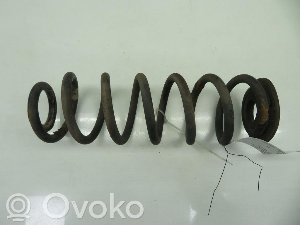 Volkswagen PASSAT B8 Etukierrejousi 