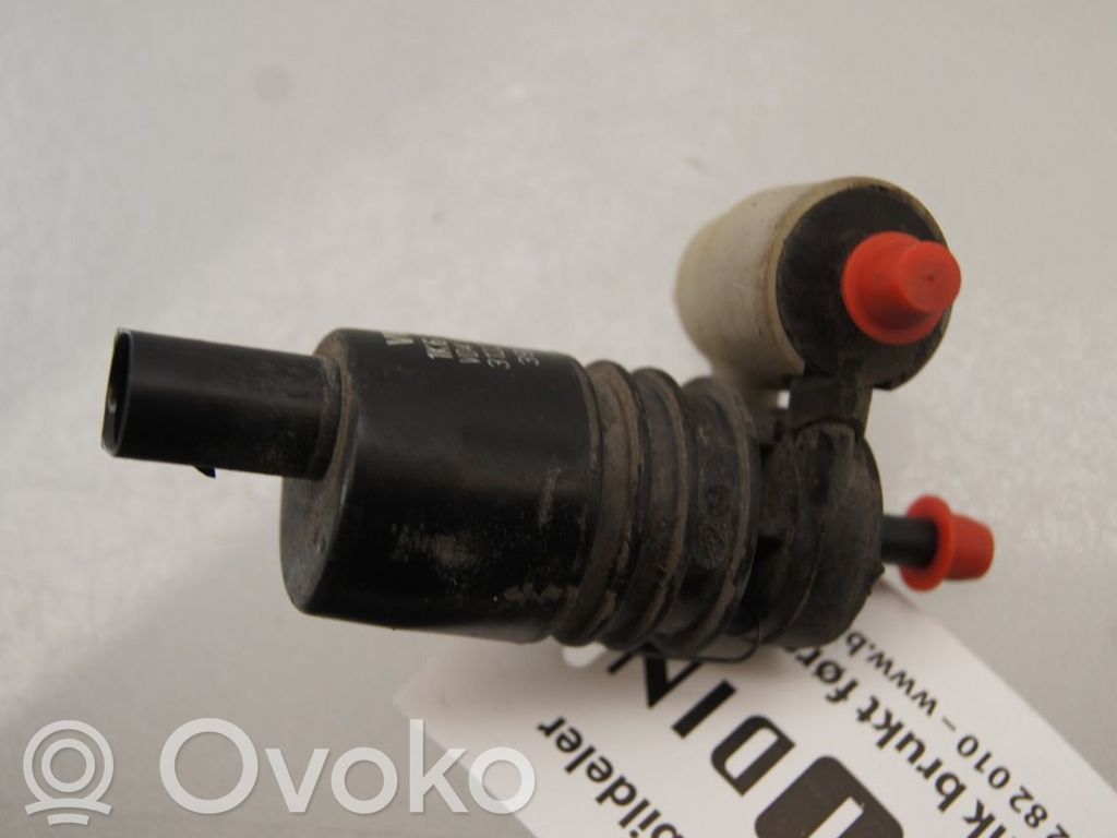 Skoda Yeti (5L) Pompe de lave-glace de pare-brise