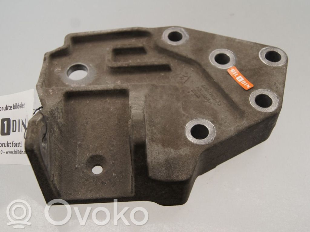 Land Rover Range Rover Evoque L538 Engine mount bracket