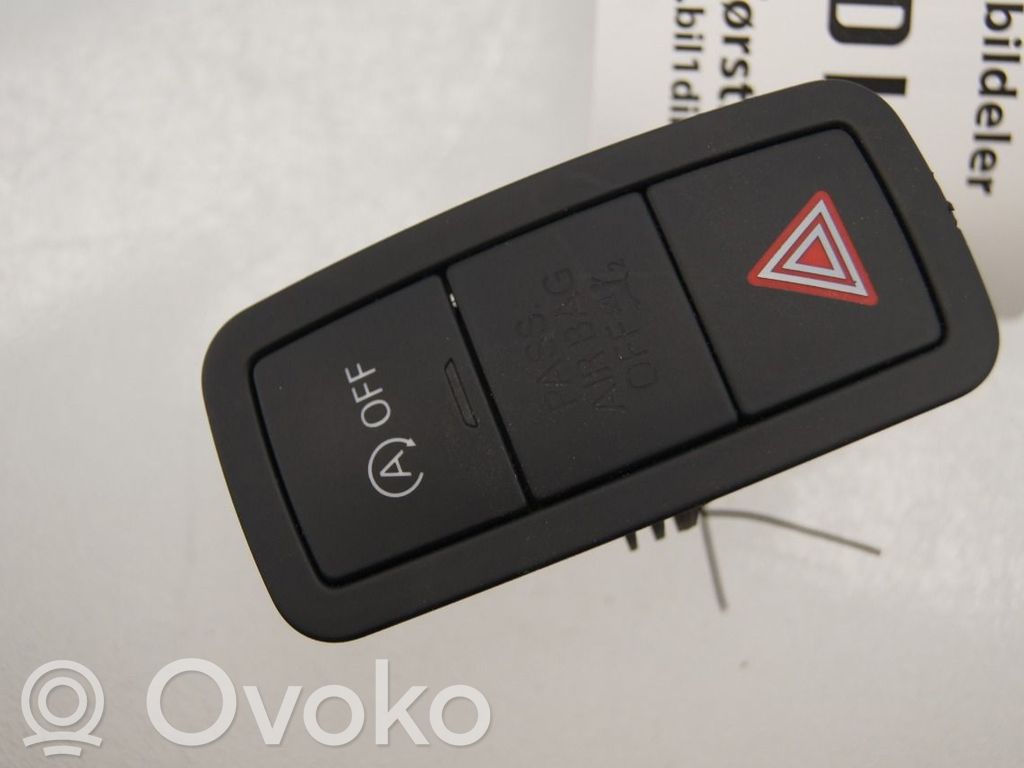 Hazard light switch   8X0959672G,8X0959672G