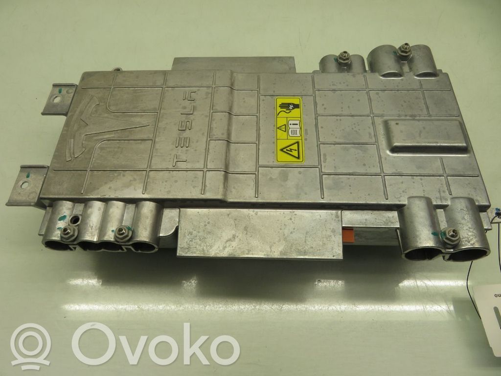 Tesla Model S Caricabatteria (opzionale)