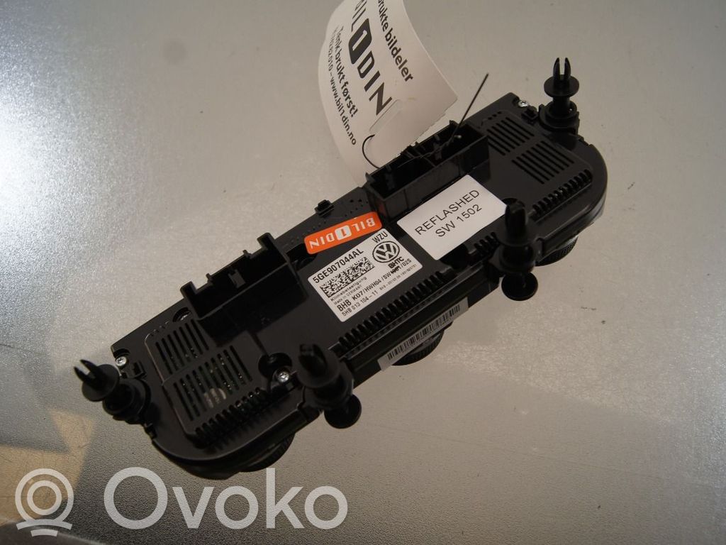 Volkswagen PASSAT B8 Console centrale, commande chauffage/clim