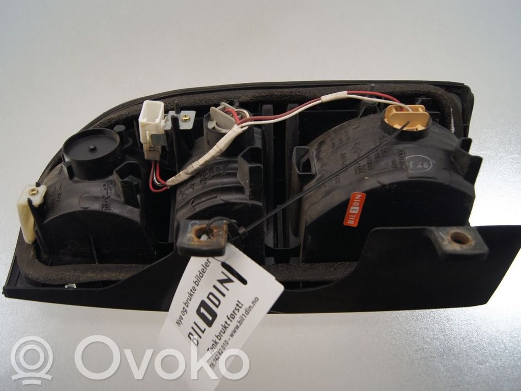 Toyota Land Cruiser (J100) Luci posteriori