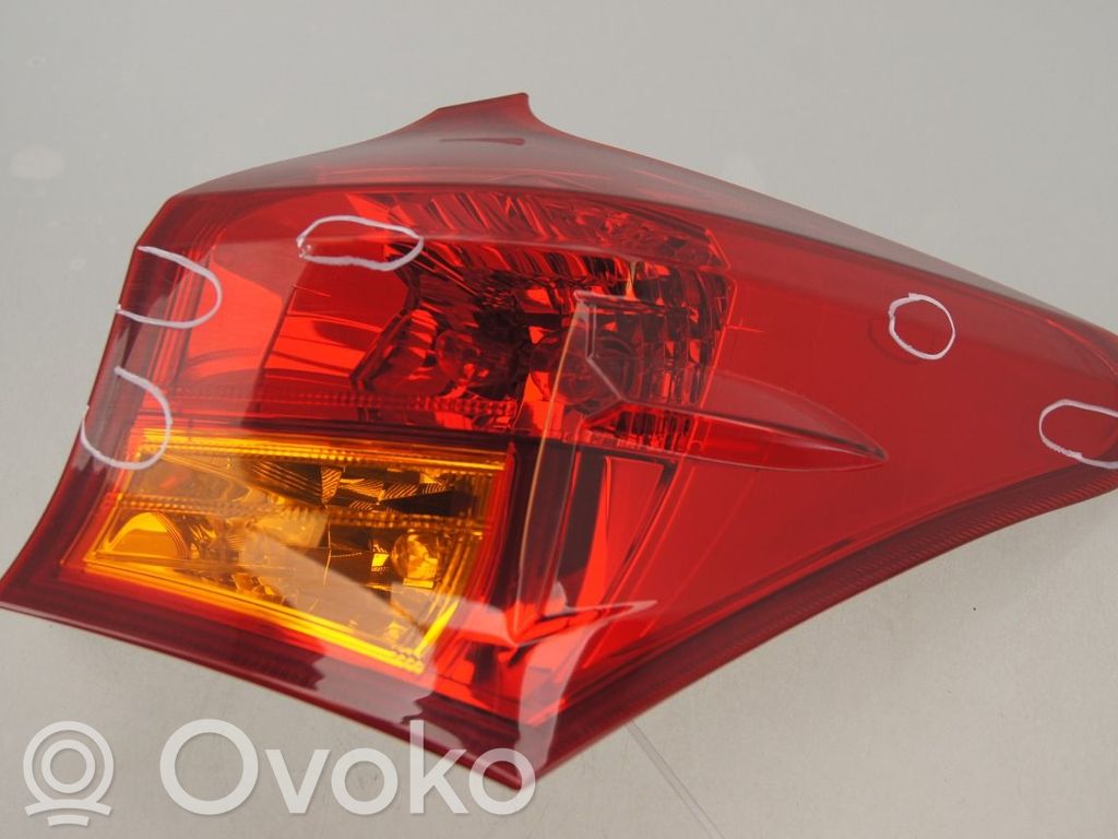 Toyota Auris E180 Luci posteriori 