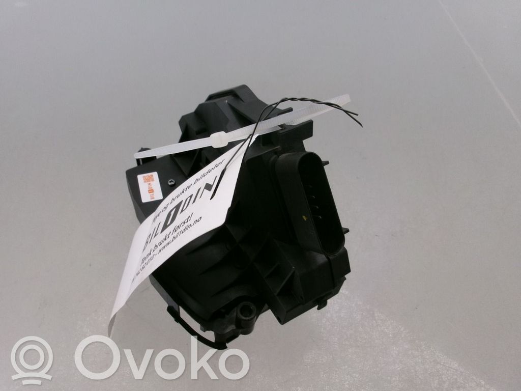 Volvo V60 Takaoven lukko 