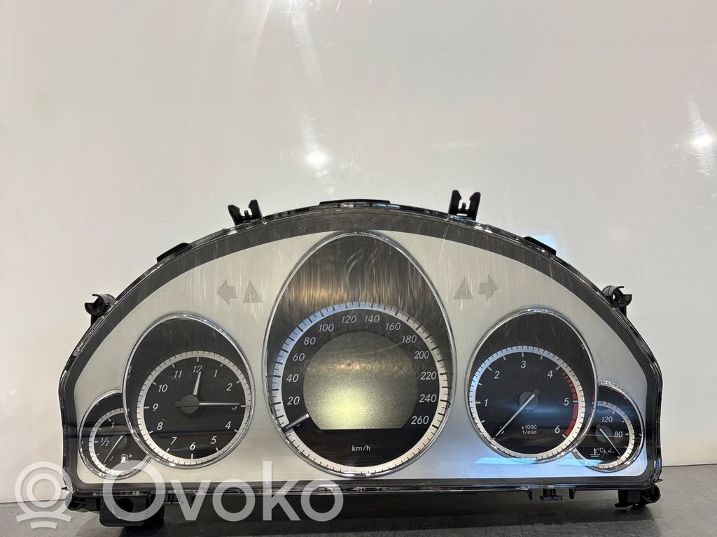 Mercedes-Benz E W212 Tachimetro (quadro strumenti) 