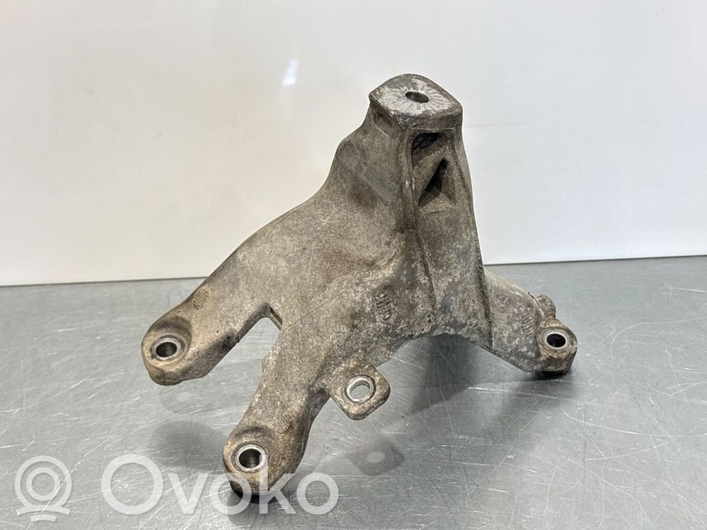 Audi A5 8T 8F Engine mount bracket 
