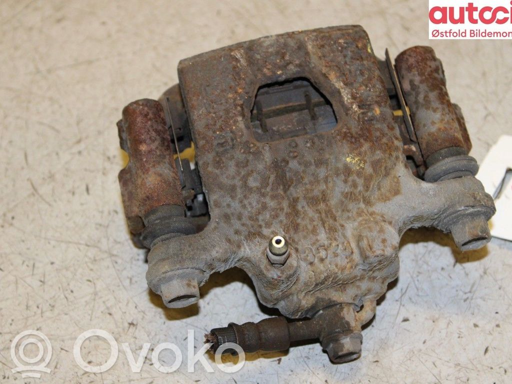 Nissan Juke I F15 Pinza del freno posteriore
