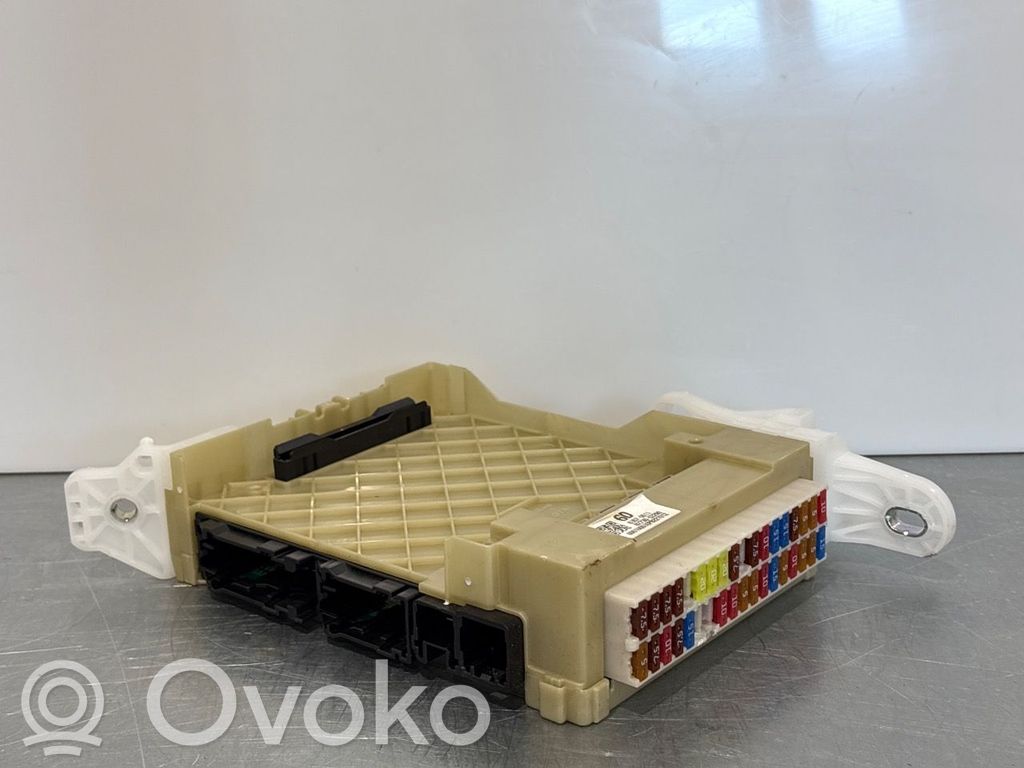 Toyota Corolla E210 E21 Skrzynka bezpieczników / Komplet 