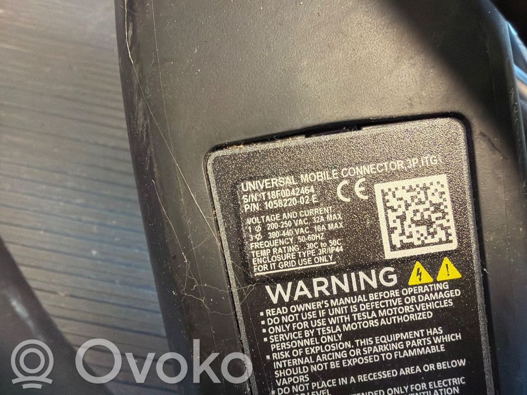 Tesla Model S Sähköauton latauskaapeli