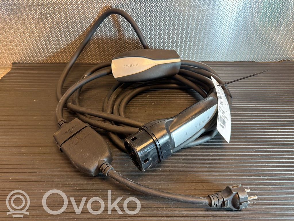 Sähköauton latauskaapeli   105822002E,105822002E