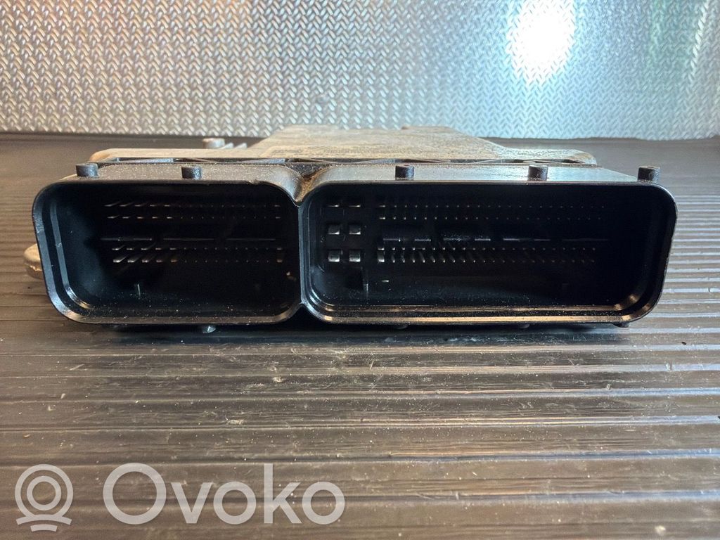 Volkswagen Transporter - Caravelle T5 Unitate control motor/modul ECU 