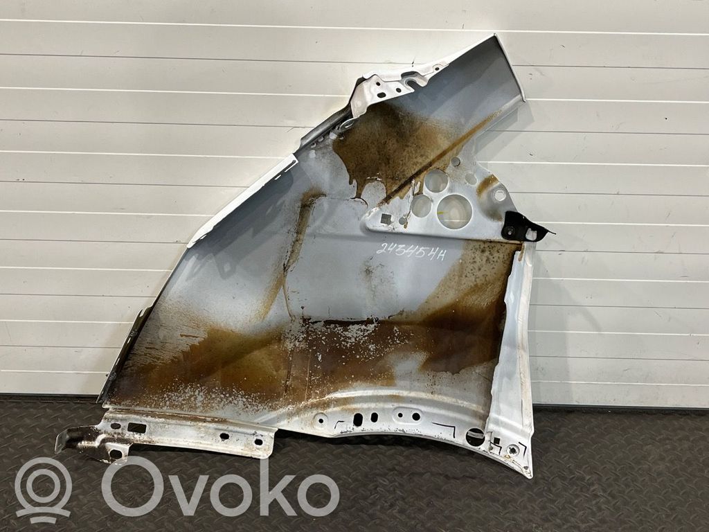 Ford Transit Courier Błotnik przedni 