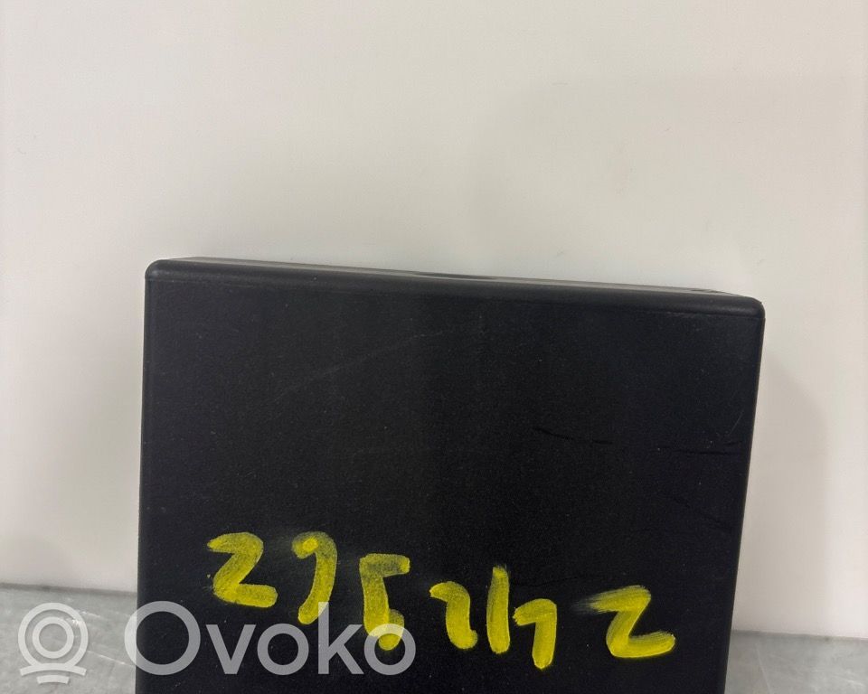 BMW 5 G30 G31 G38 Parkavimo (PDC) daviklių valdymo blokas 
