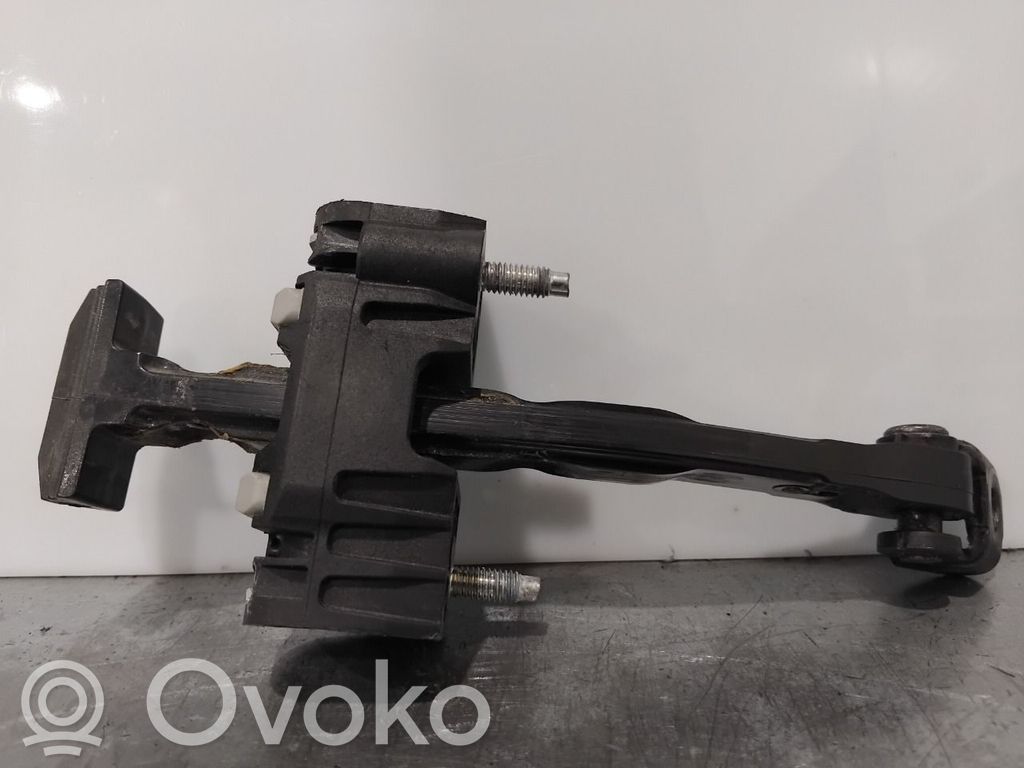 Volvo XC70 Etuoven pidätin 