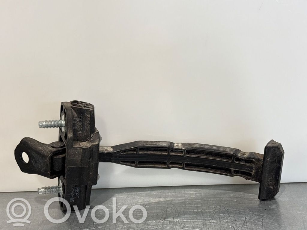 Tesla Model Y Etuoven pidätin