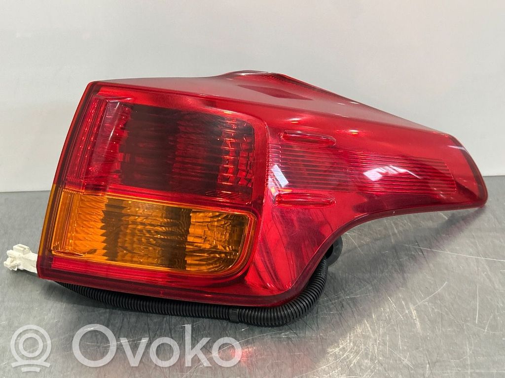 Toyota RAV 4 (XA40) Luci posteriori