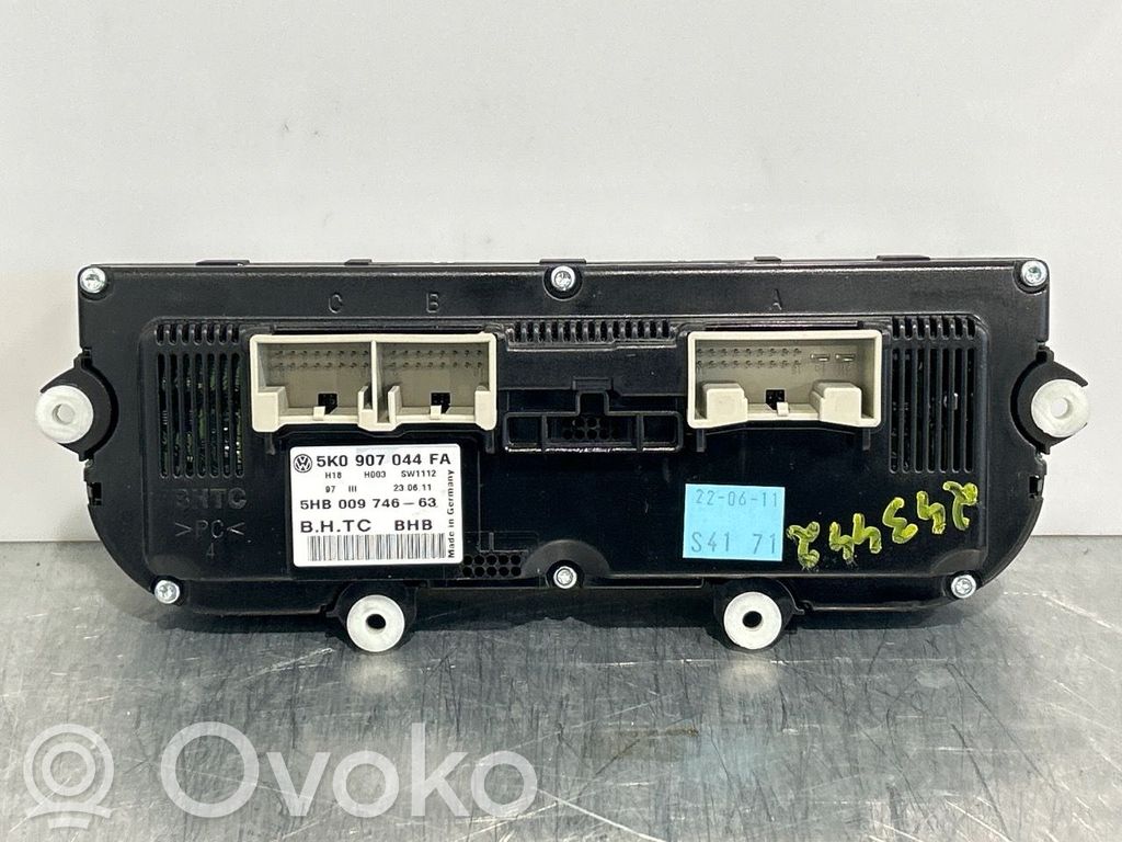 Volkswagen PASSAT B7 Console centrale, commande chauffage/clim
