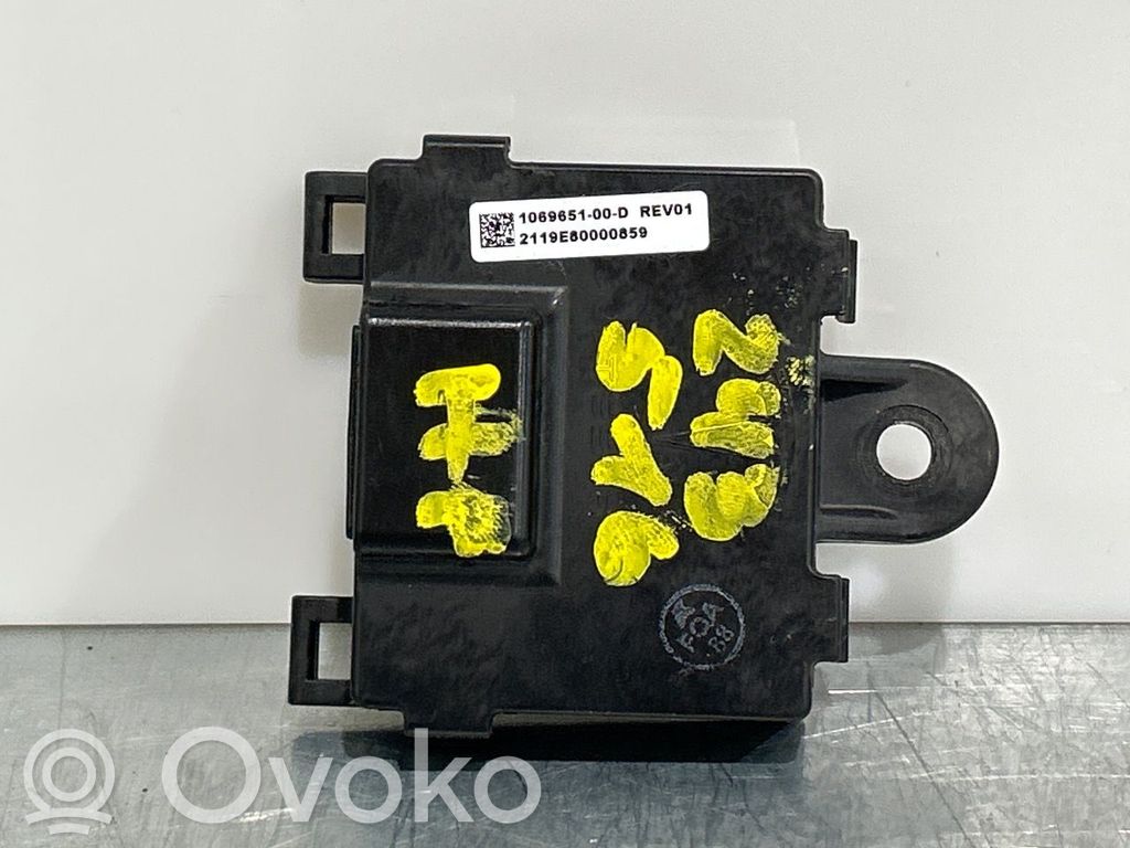 Tesla Model S Durvju vadības bloks 