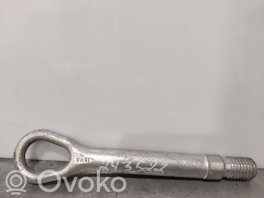 Mercedes-Benz C W205 Hak holowniczy 