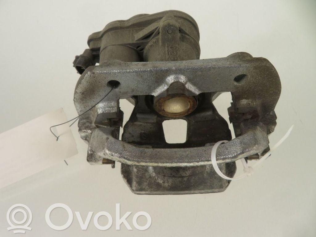 Toyota Camry VIII XV70  Rear brake caliper 