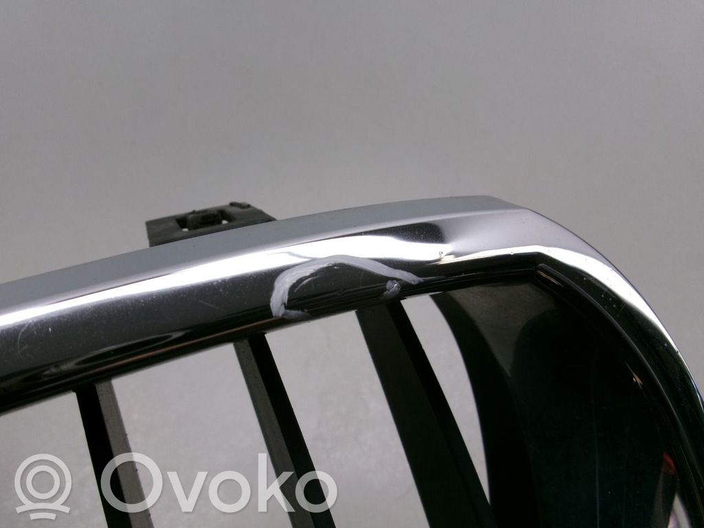BMW 5 E60 E61 Moldura protectora de la rejilla de ventilación lateral del panel