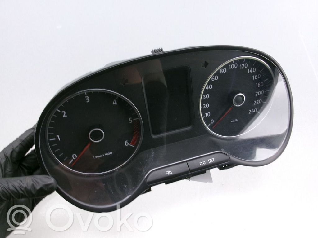 Volkswagen Polo V 6R Vitezometru (grup de instrumente) 