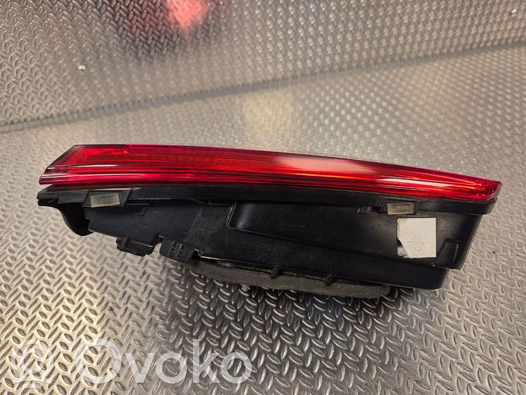 Volkswagen PASSAT B8 Lampa tylna 