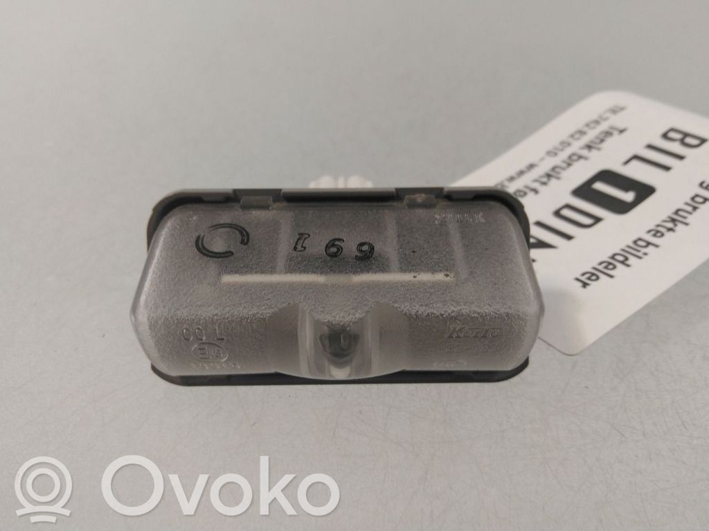 Toyota Prius (XW50) Éclairage de plaque d'immatriculation
